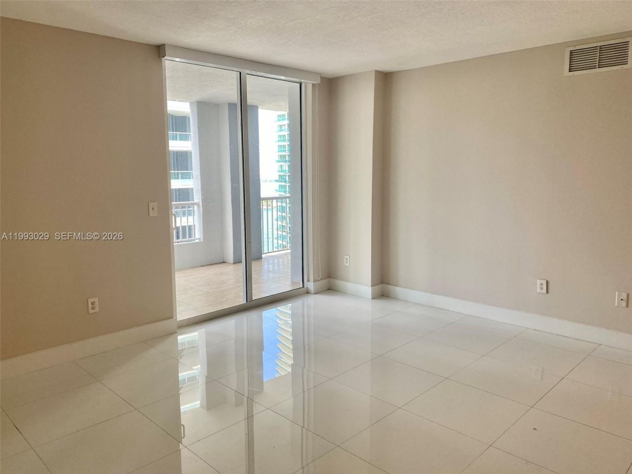 170 SE 14th St , Unit 2208, Miami, FL 33131 Photo