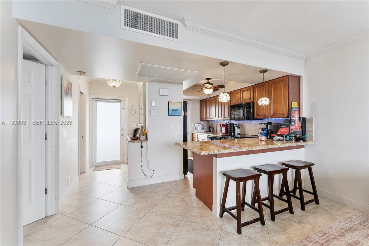 333 NE 21st Ave, Unit 608, Deerfield Beach, FL 33441 Photo