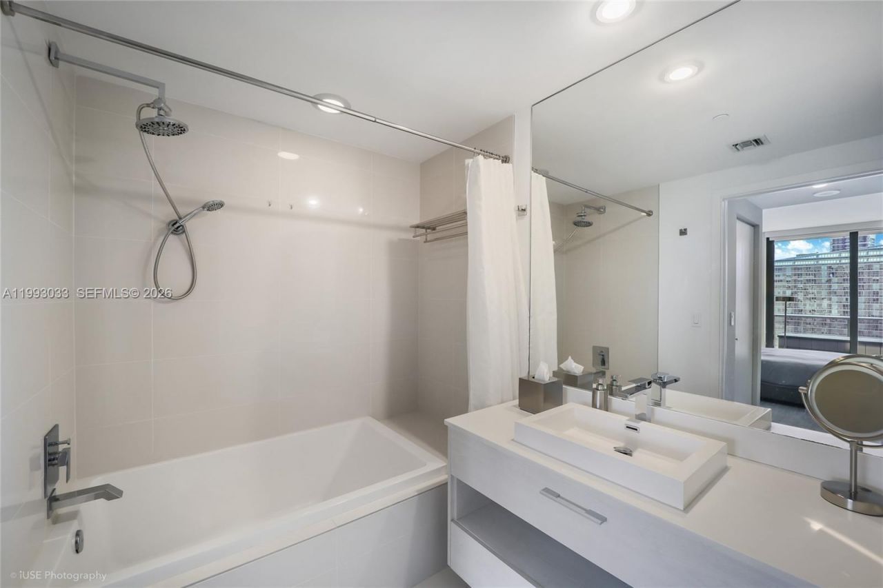 55 SW 9th St , Unit 3004, Miami, FL 33130 Photo