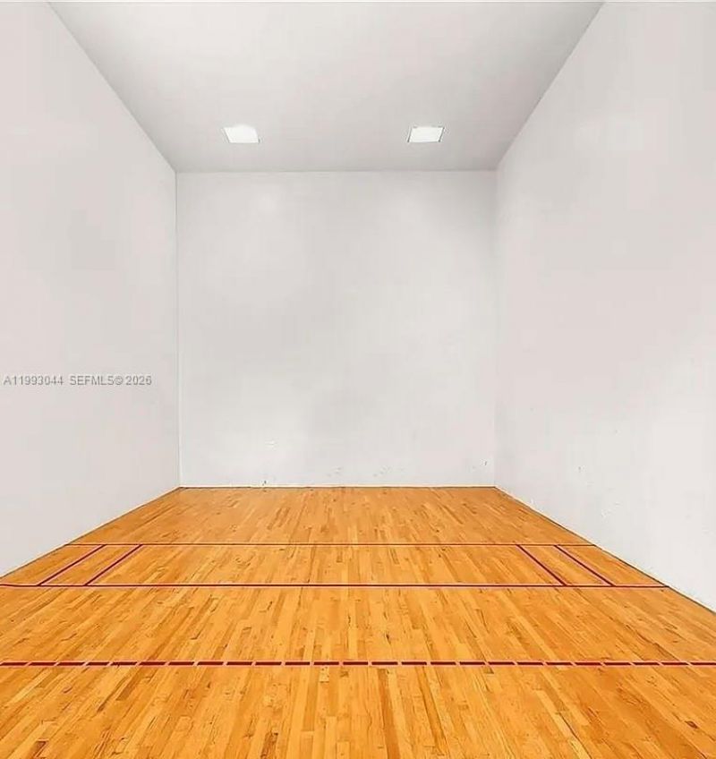 5555 Collins Ave , Unit 3N, Miami Beach, FL 33140 Photo