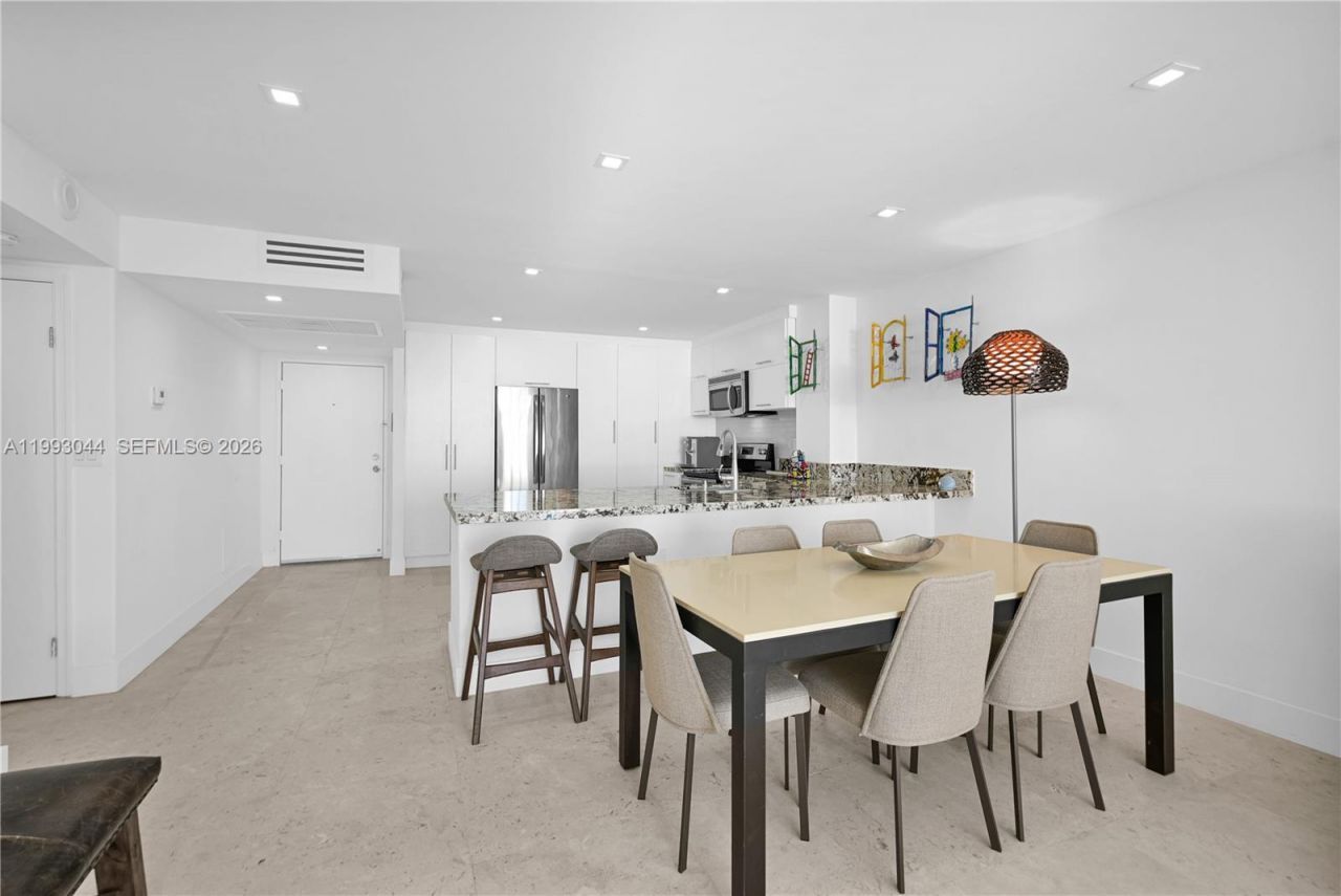 5555 Collins Ave , Unit 3N, Miami Beach, FL 33140 Photo