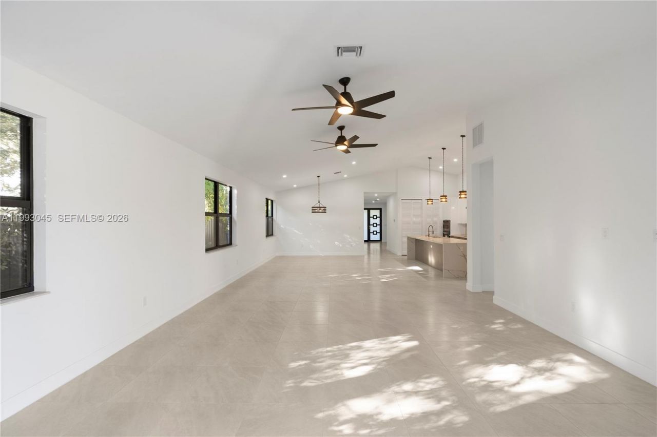 8570 SW 198th St , Unit -, Cutler Bay, FL 33189 Photo