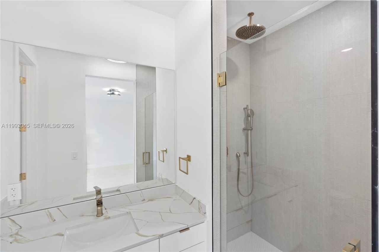 8570 SW 198th St , Unit -, Cutler Bay, FL 33189 Photo