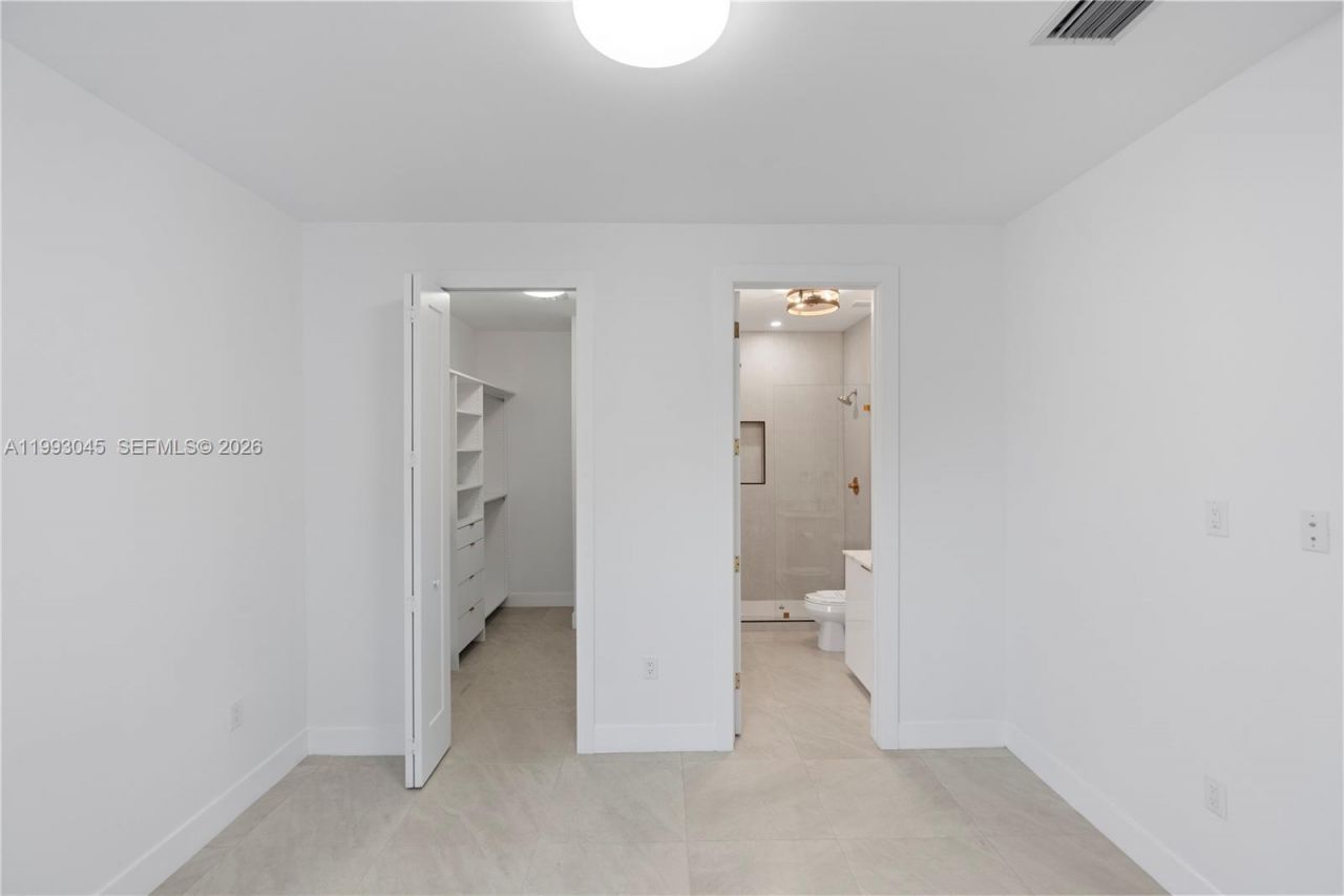 8570 SW 198th St , Unit -, Cutler Bay, FL 33189 Photo