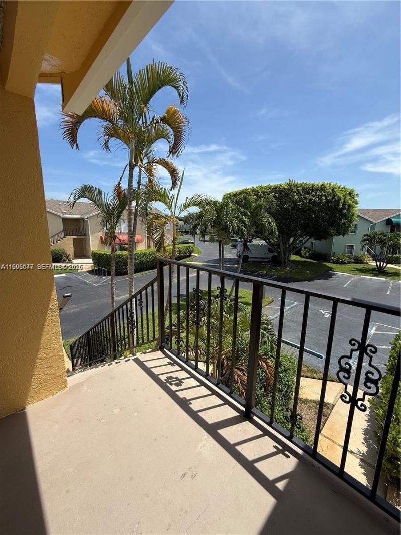 627 Waterside Dr , Unit 627, Hypoluxo, FL 33462 Photo