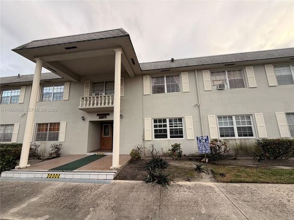 1520 Mckinley St , Unit 210E, Hollywood, FL 33020