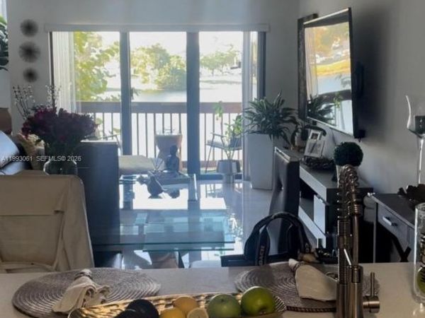 10000 NW 9th St Cir , Unit 11, Miami, FL 33172