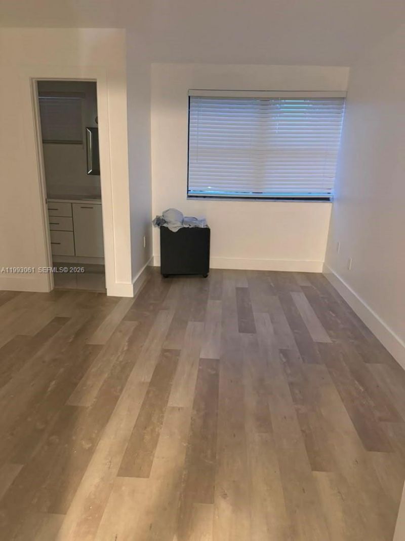 10000 NW 9th St Cir, Unit 11, Miami, FL 33172 Photo