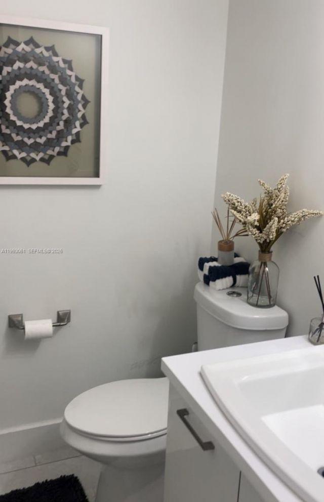 10000 NW 9th St Cir , Unit 11, Miami, FL 33172 Photo