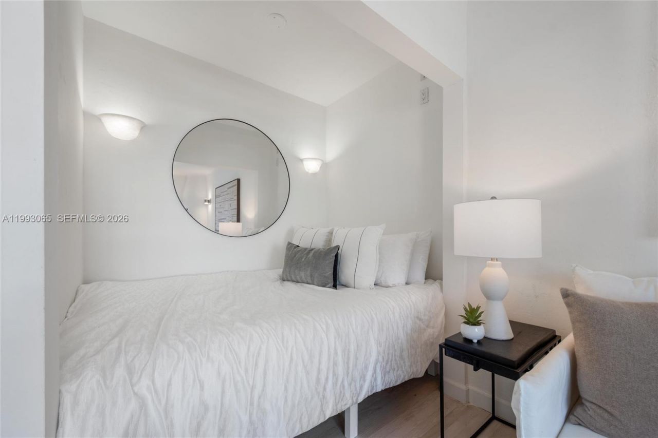 750 Espanola Way , Unit 8, Miami Beach, FL 33139 Photo