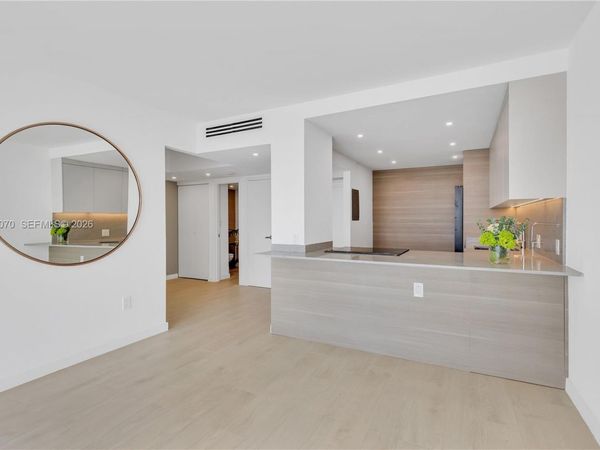 20100 W Country Club Dr , Unit 1008, Aventura, FL 33180