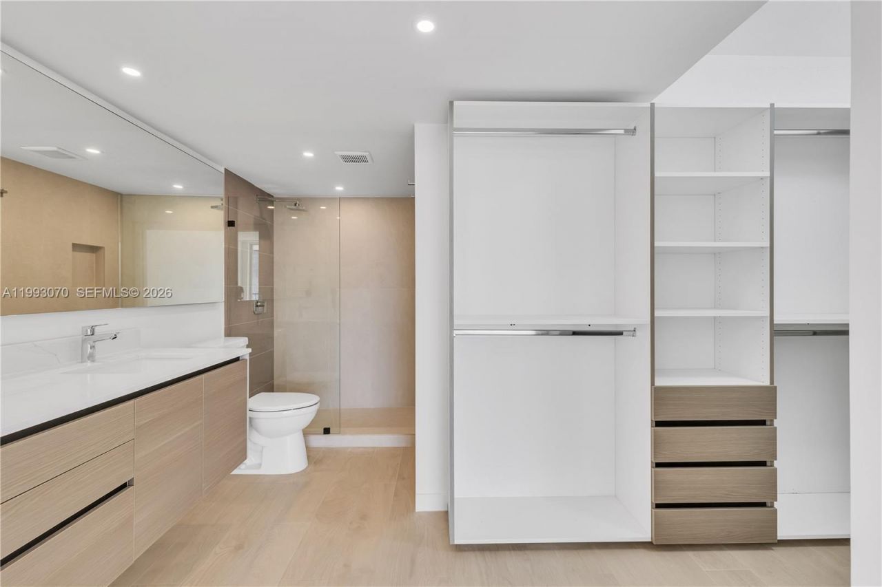 20100 W Country Club Dr , Unit 1008, Aventura, FL 33180 Photo