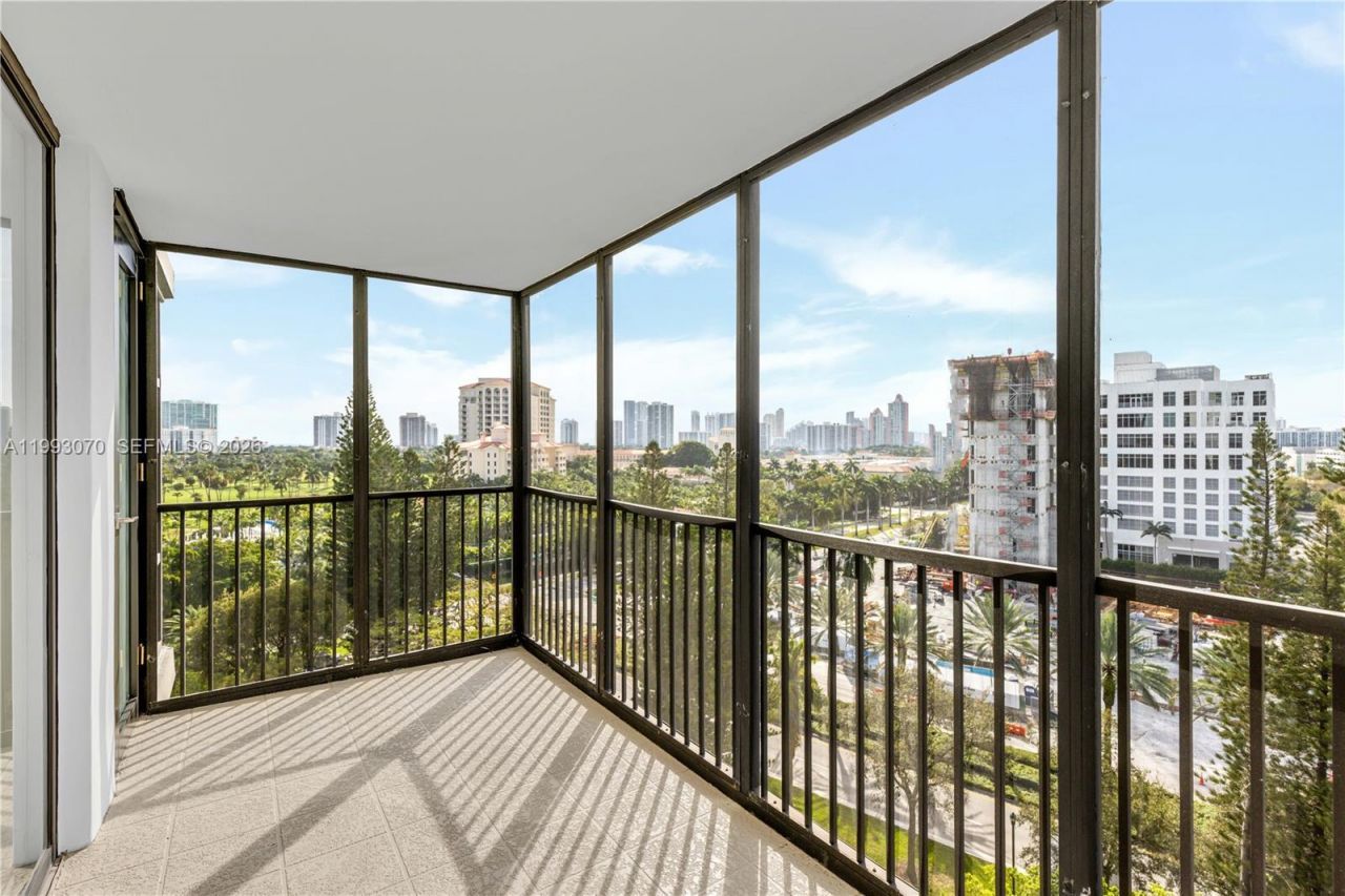 20100 W Country Club Dr , Unit 1008, Aventura, FL 33180 Photo