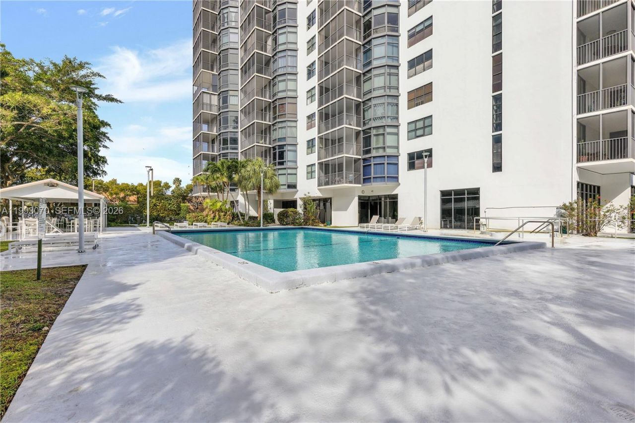 20100 W Country Club Dr , Unit 1008, Aventura, FL 33180 Photo