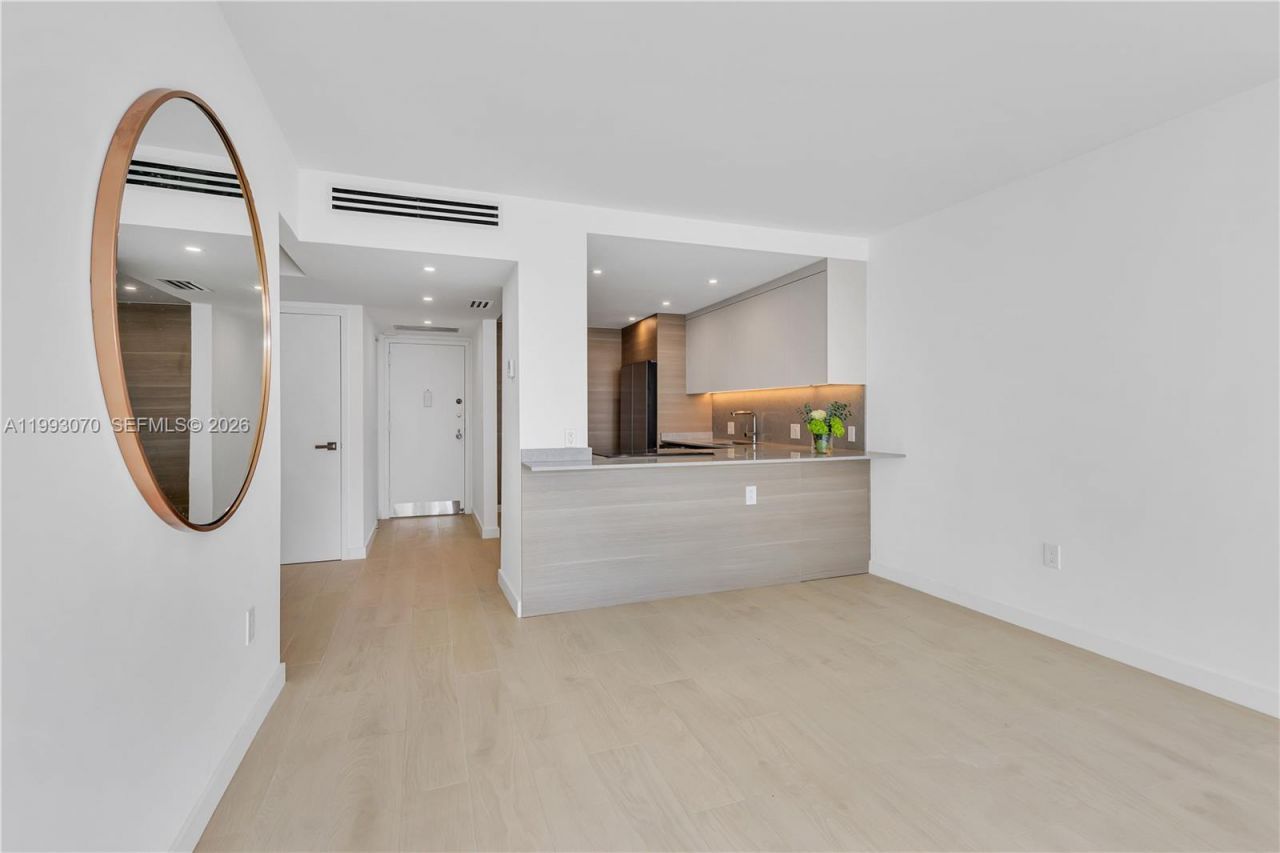 20100 W Country Club Dr , Unit 1008, Aventura, FL 33180 Photo