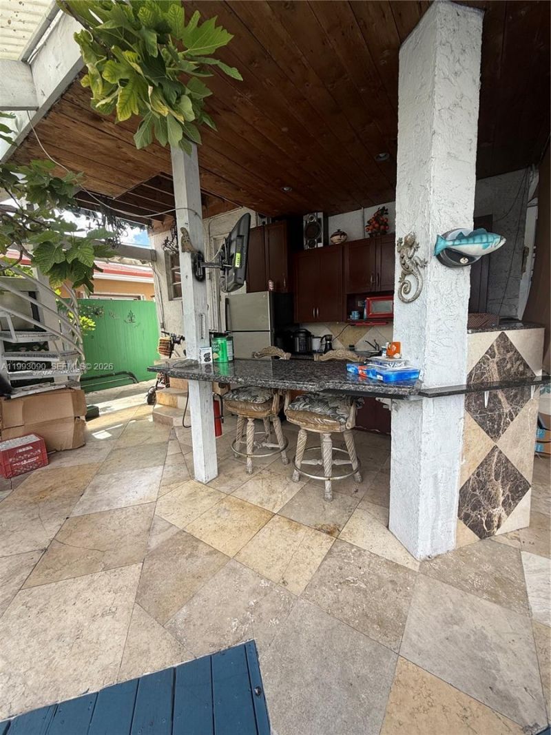 7643 NW South River Dr , Medley, FL 33166 Photo