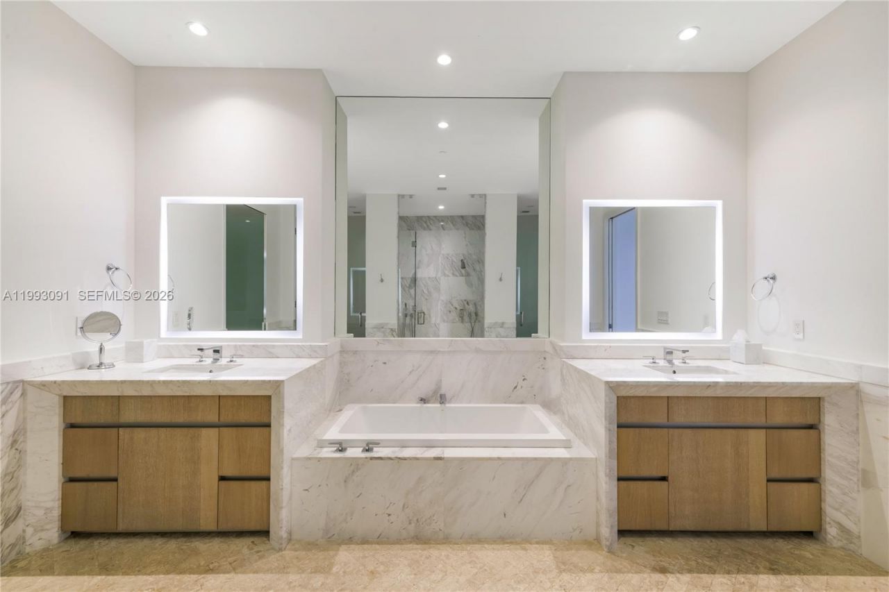 2821 S Bayshore Dr , Unit 6B, Miami, FL 33133 Photo