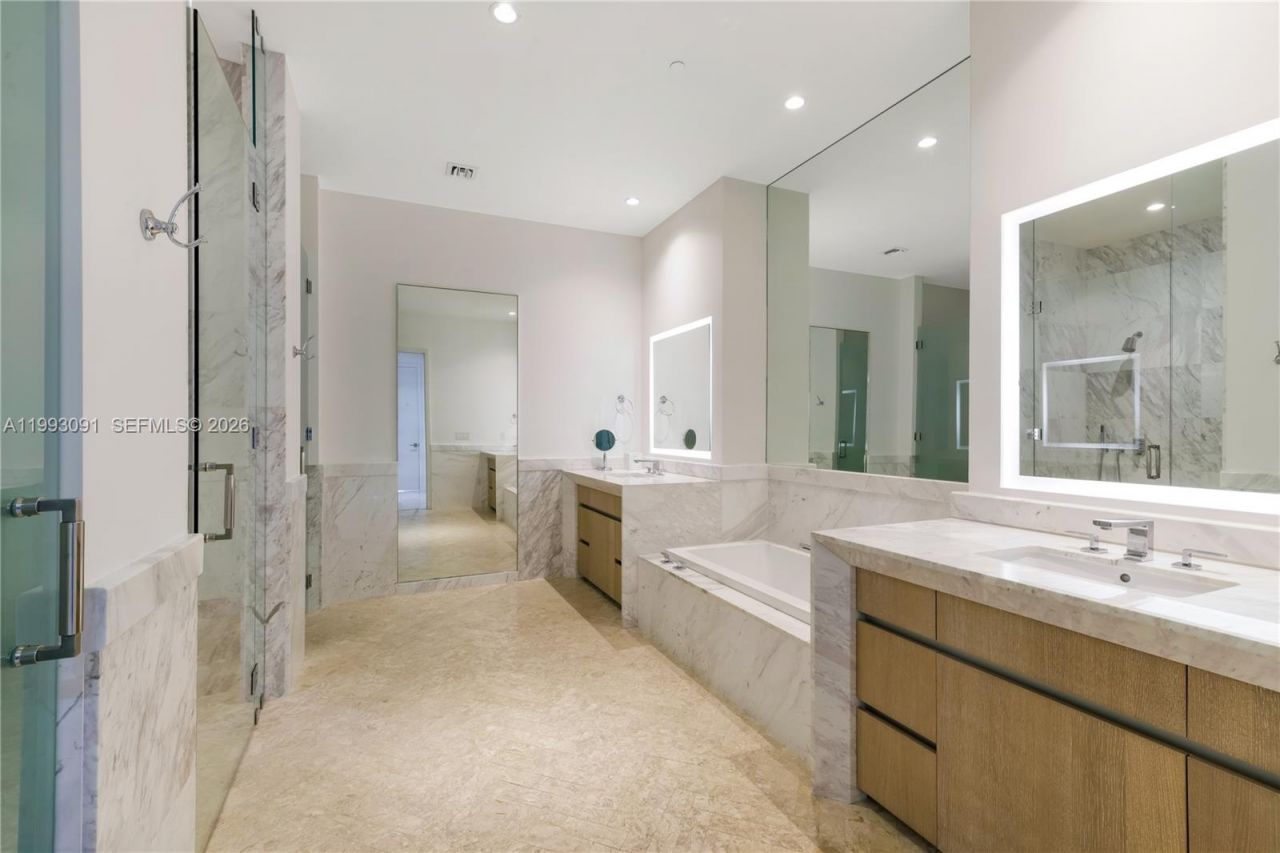 2821 S Bayshore Dr , Unit 6B, Miami, FL 33133 Photo