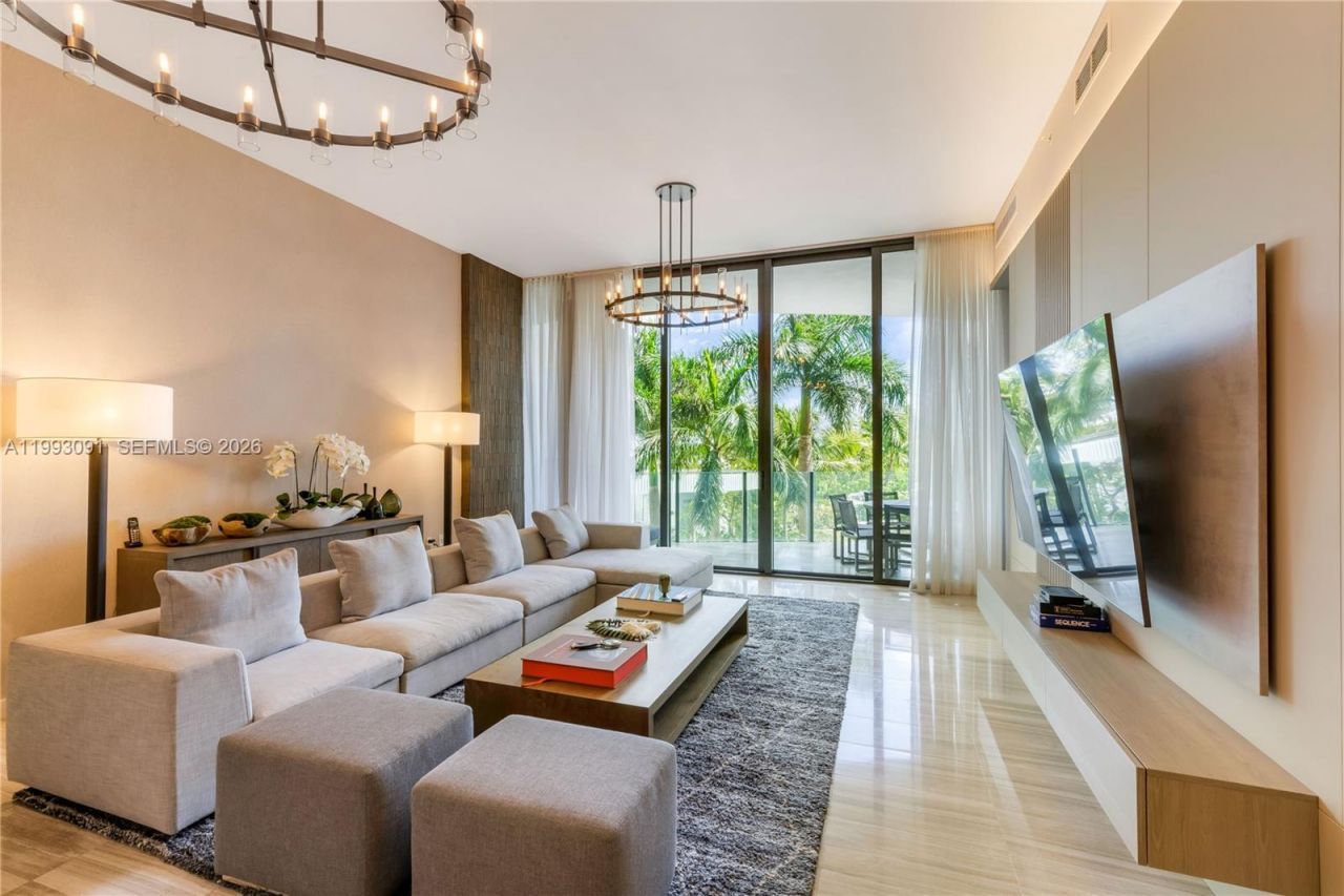 2821 S Bayshore Dr , Unit 6B, Miami, FL 33133 Photo