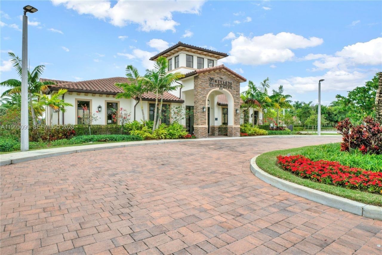 627 SE 34th Ave, Homestead, FL 33033 Photo