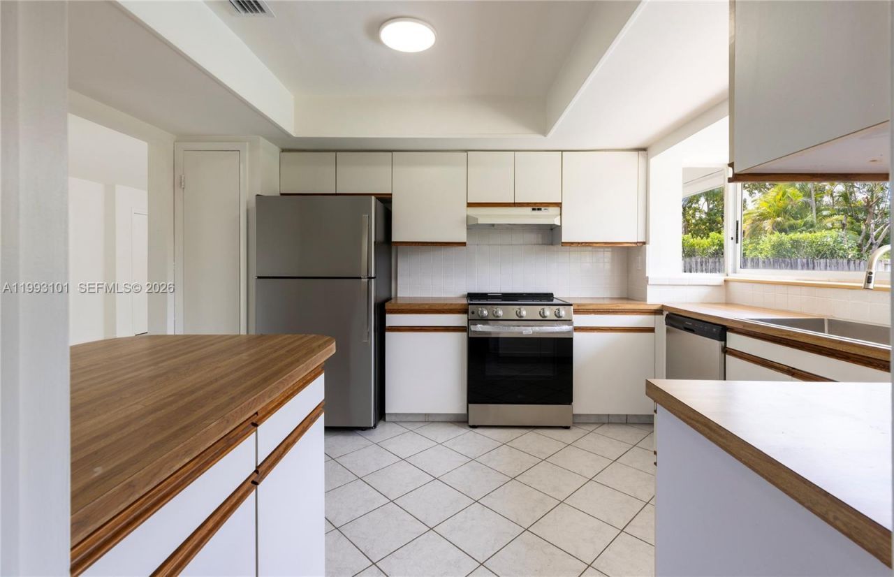 9700 Kendale Blvd , Miami, FL 33176 Photo