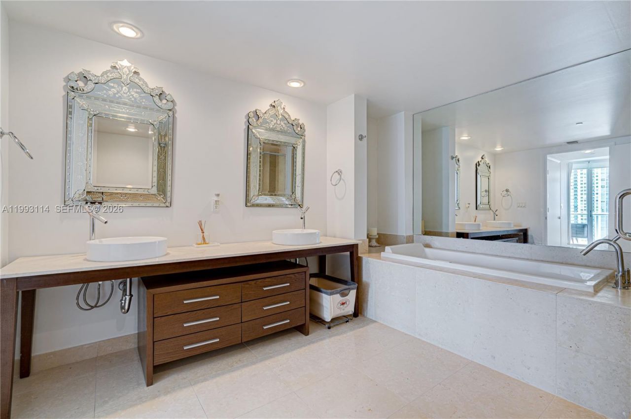 495 Brickell Ave, Unit 3505, Miami, FL 33131 Photo