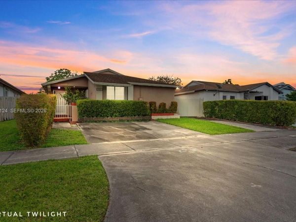 19301 SW 123rd Ave , Miami, FL 33177