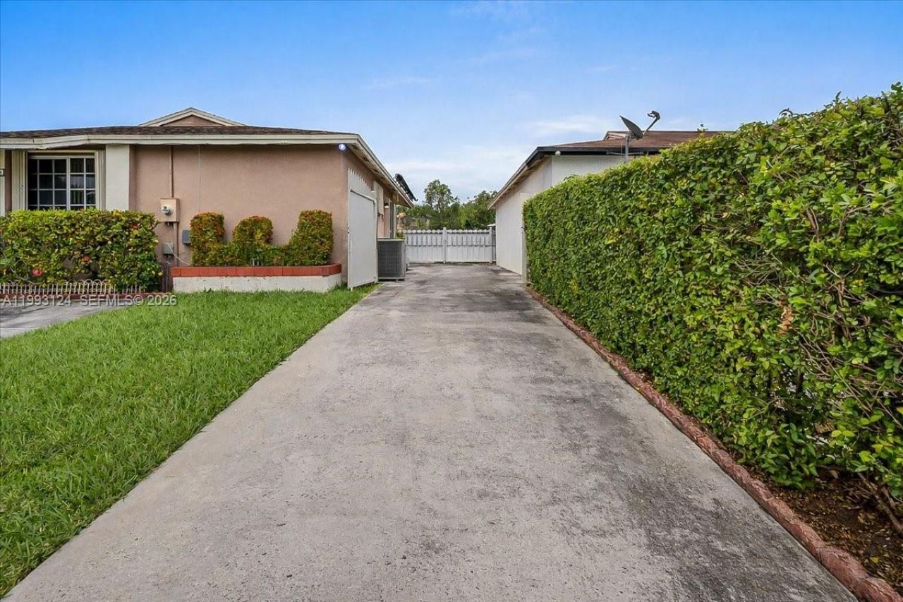 19301 SW 123rd Ave, Miami, FL 33177 Photo