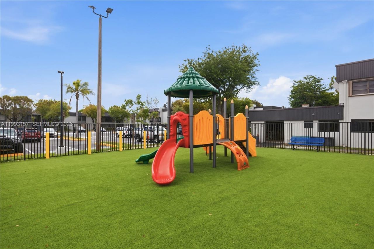 10431 N Kendall Dr, Unit D204, Miami, FL 33176 Photo