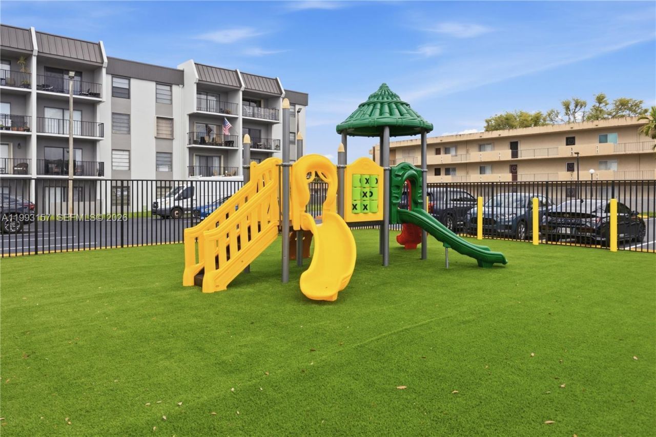 10431 N Kendall Dr, Unit D204, Miami, FL 33176 Photo