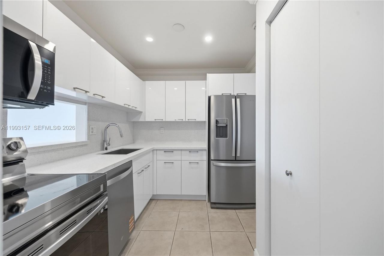 10431 N Kendall Dr, Unit D204, Miami, FL 33176 Photo