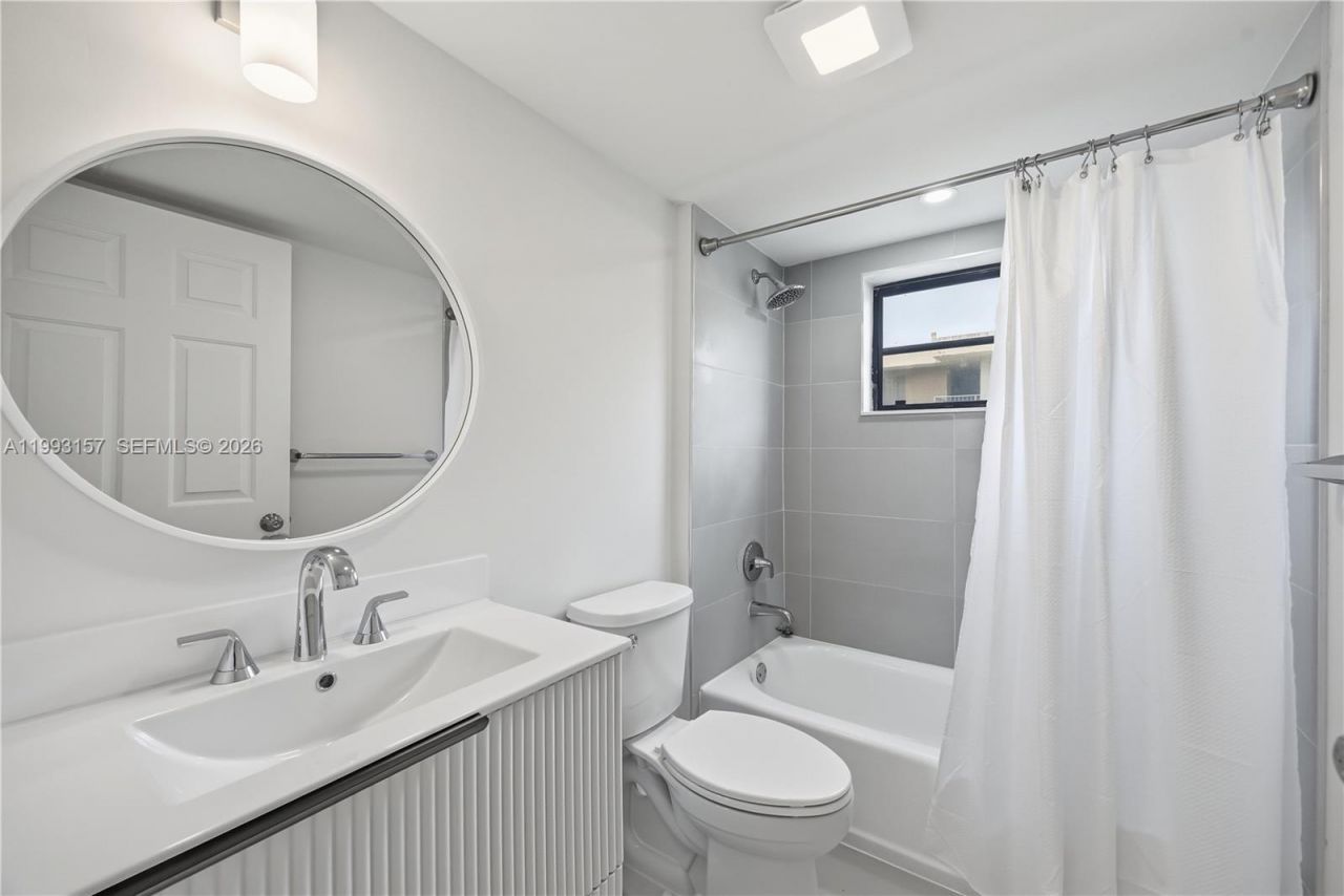 10431 N Kendall Dr, Unit D204, Miami, FL 33176 Photo