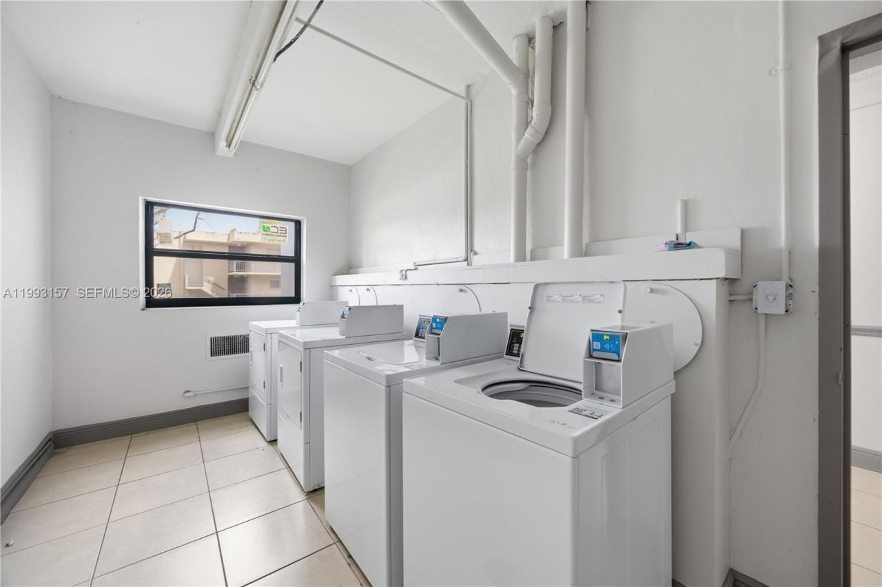 10431 N Kendall Dr, Unit D204, Miami, FL 33176 Photo