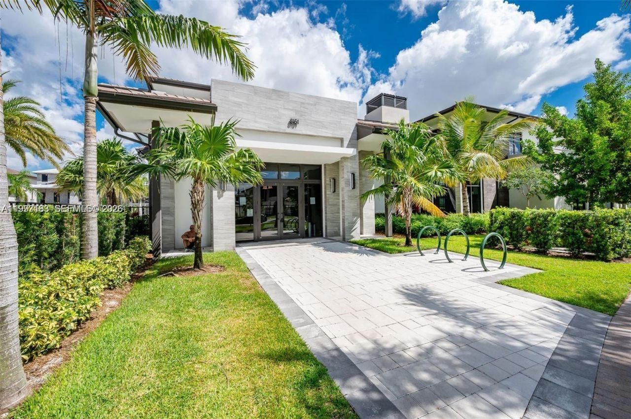 4583 NW 83rd Pl, Doral, FL 33166 Photo