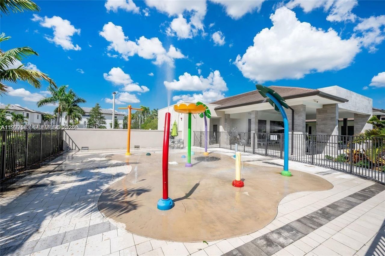 4583 NW 83rd Pl, Doral, FL 33166 Photo