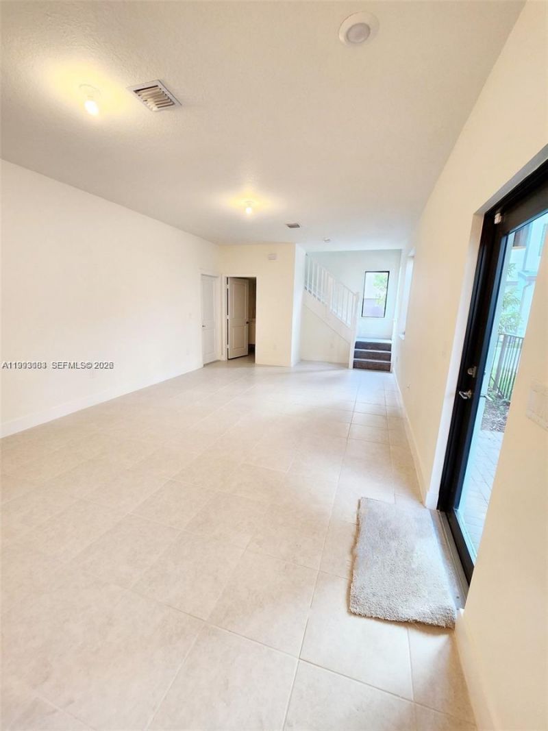 4583 NW 83rd Pl, Doral, FL 33166 Photo