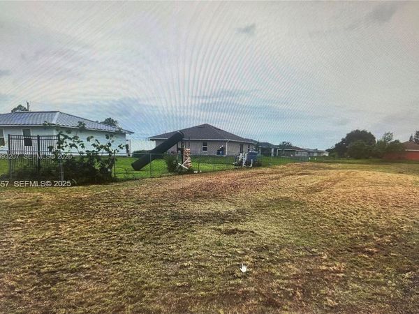 3807 24th ST W, Lehigh Acres, FL 33971