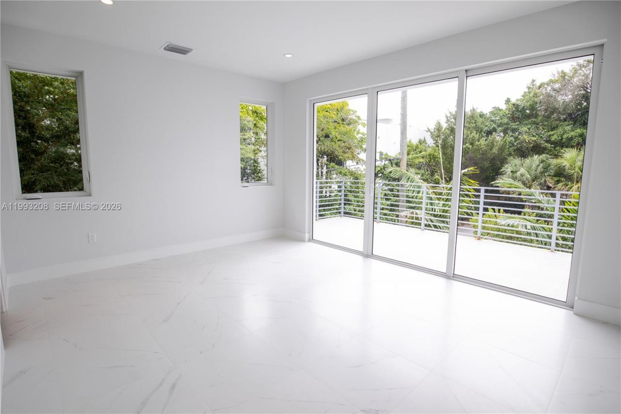 3374 Day Ave , Unit #A, Miami, FL 33133 Photo