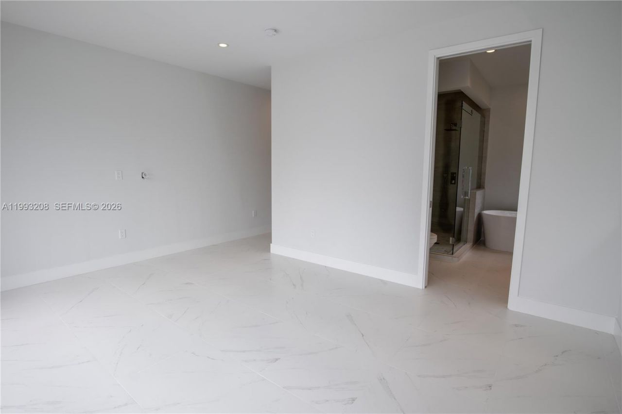 3374 Day Ave , Unit #A, Miami, FL 33133 Photo