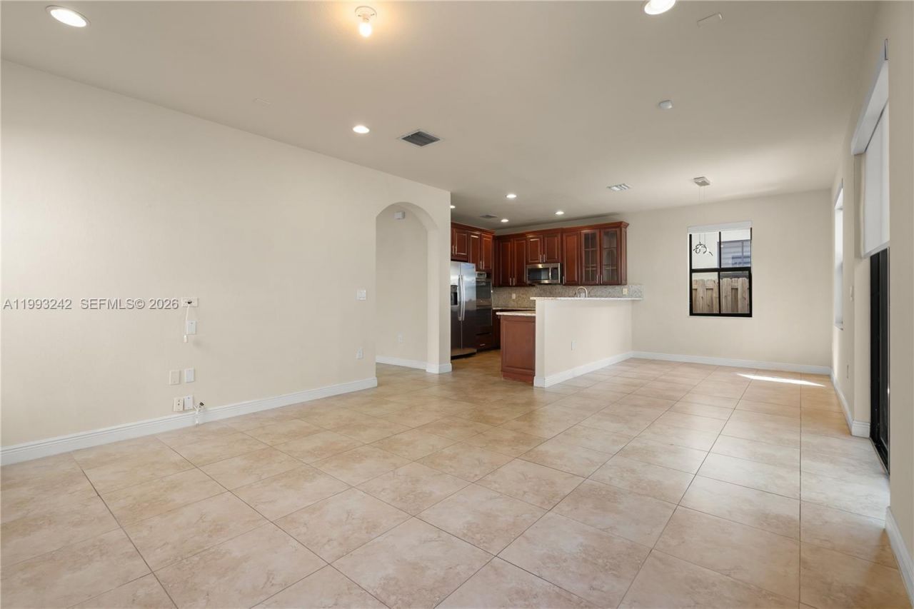 10021 NW 87th Ter, Doral, FL 33178 Photo
