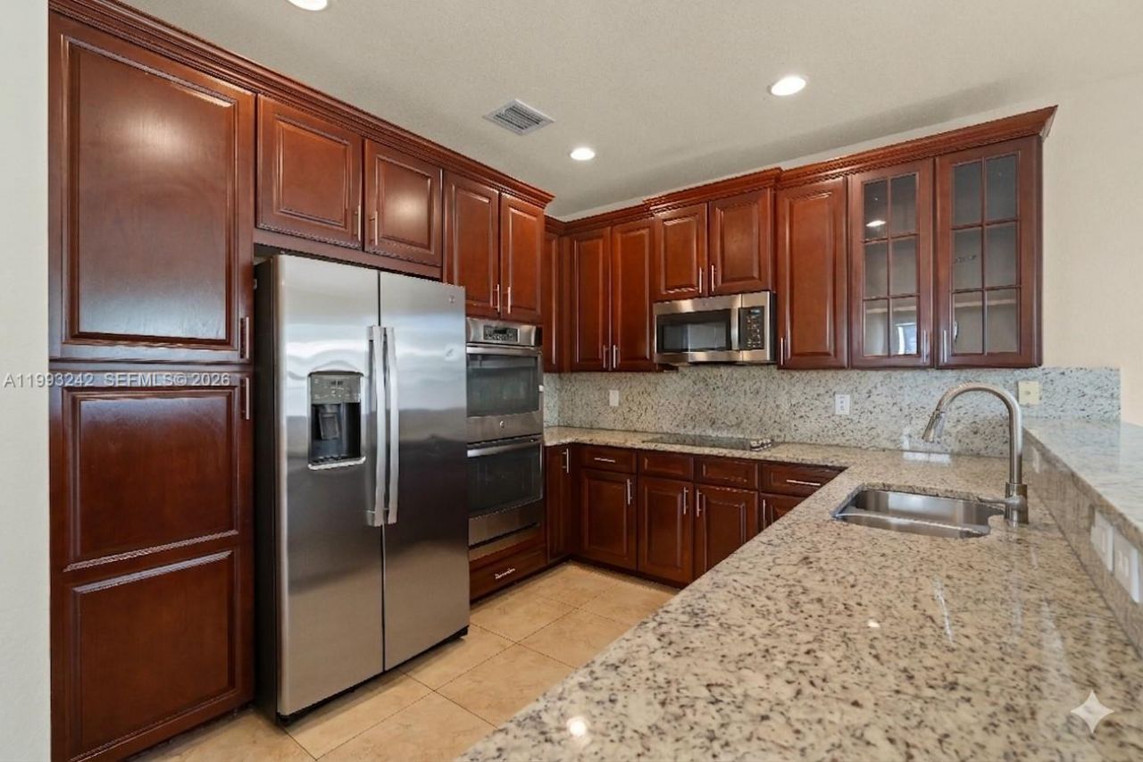 10021 NW 87th Ter, Doral, FL 33178 Photo