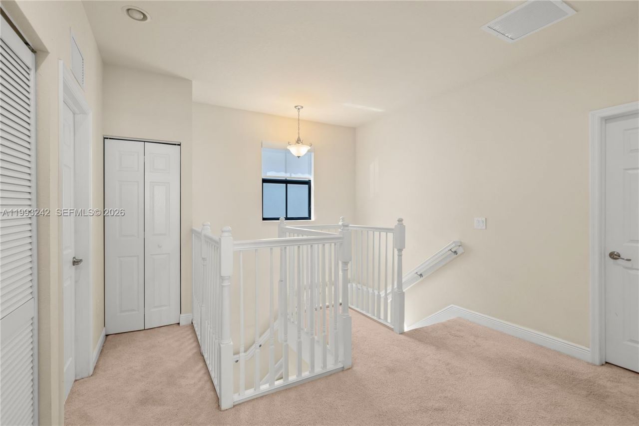 10021 NW 87th Ter, Doral, FL 33178 Photo