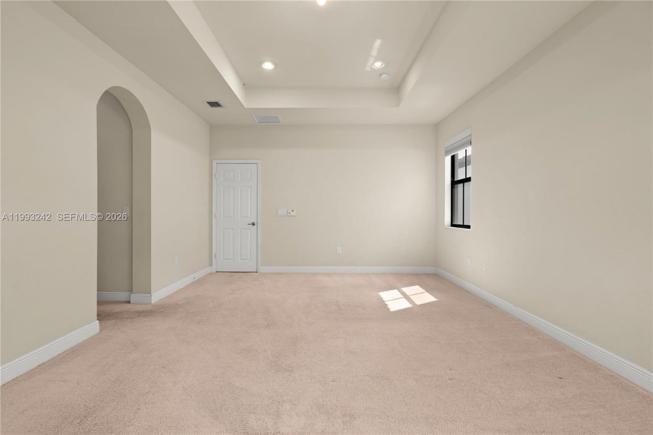 10021 NW 87th Ter, Doral, FL 33178 Photo