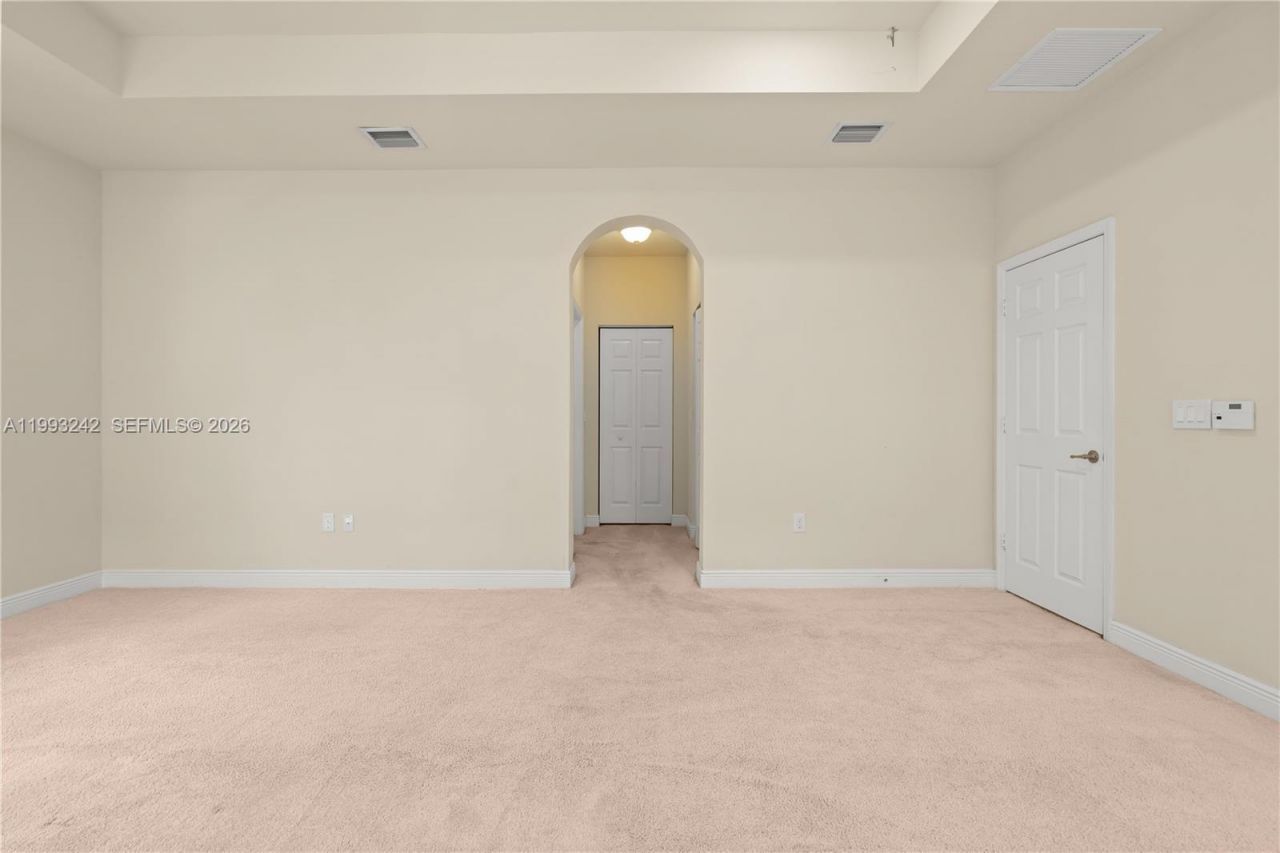 10021 NW 87th Ter, Doral, FL 33178 Photo
