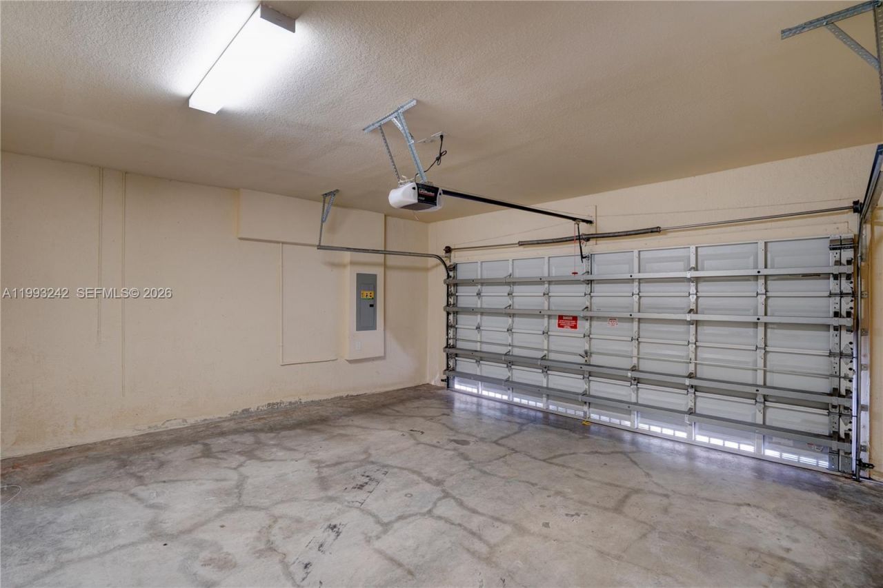 10021 NW 87th Ter, Doral, FL 33178 Photo