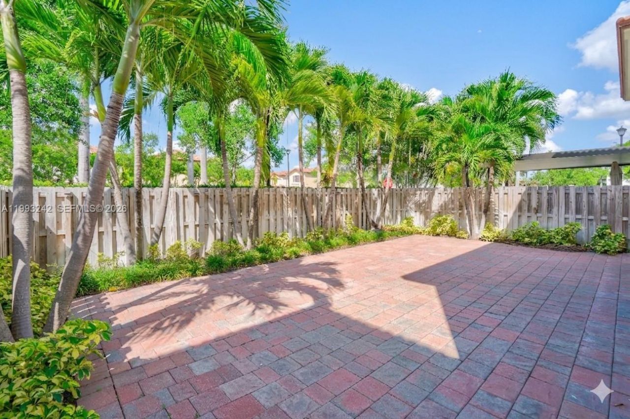 10021 NW 87th Ter, Doral, FL 33178 Photo