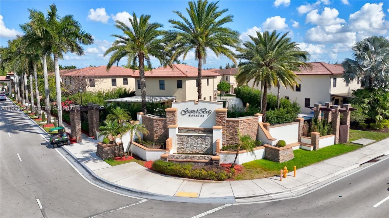 10021 NW 87th Ter, Doral, FL 33178 Photo