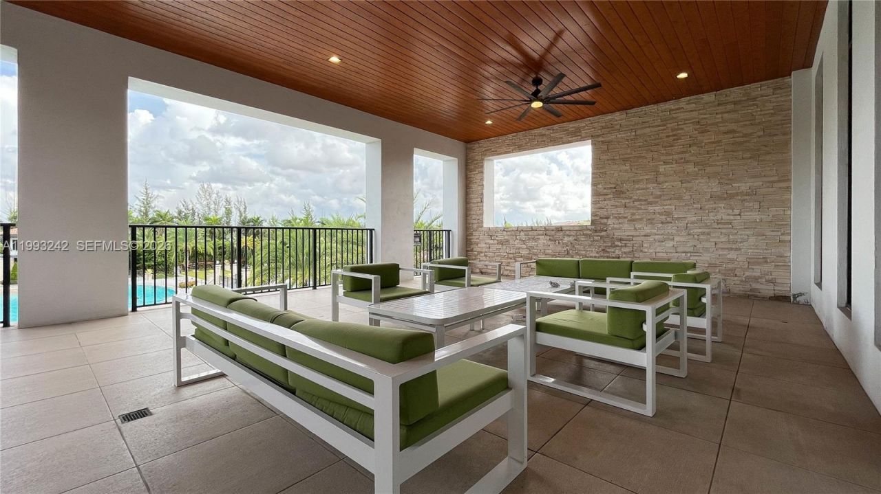 10021 NW 87th Ter, Doral, FL 33178 Photo