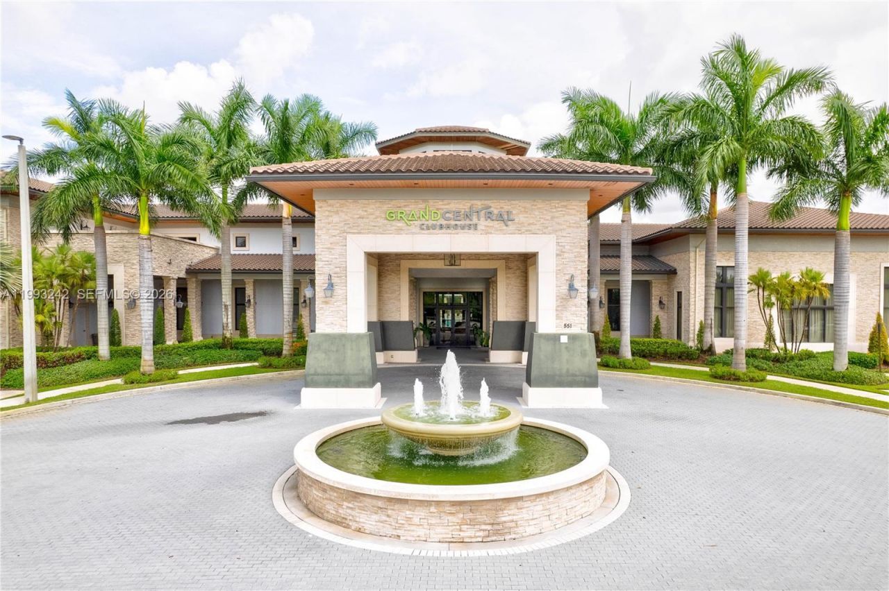 10021 NW 87th Ter, Doral, FL 33178 Photo