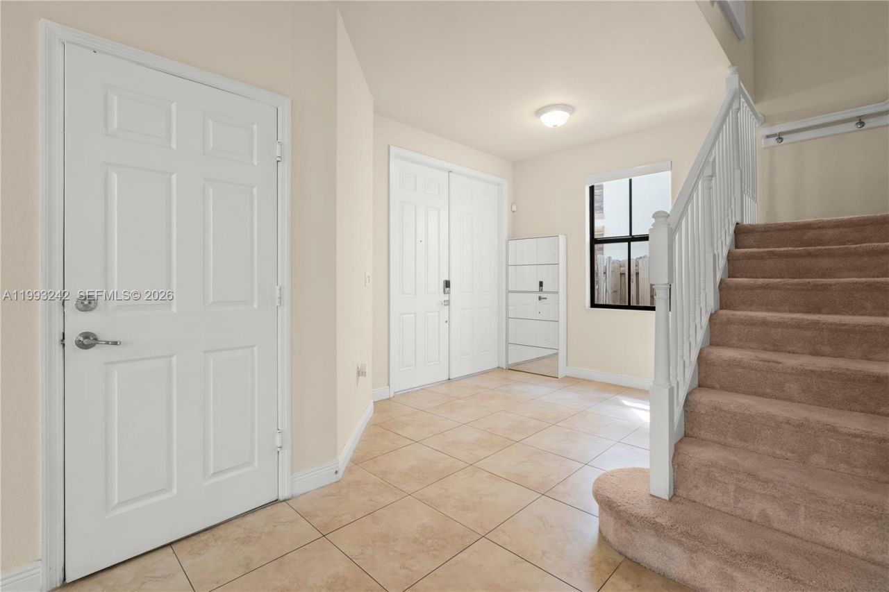 10021 NW 87th Ter, Doral, FL 33178 Photo